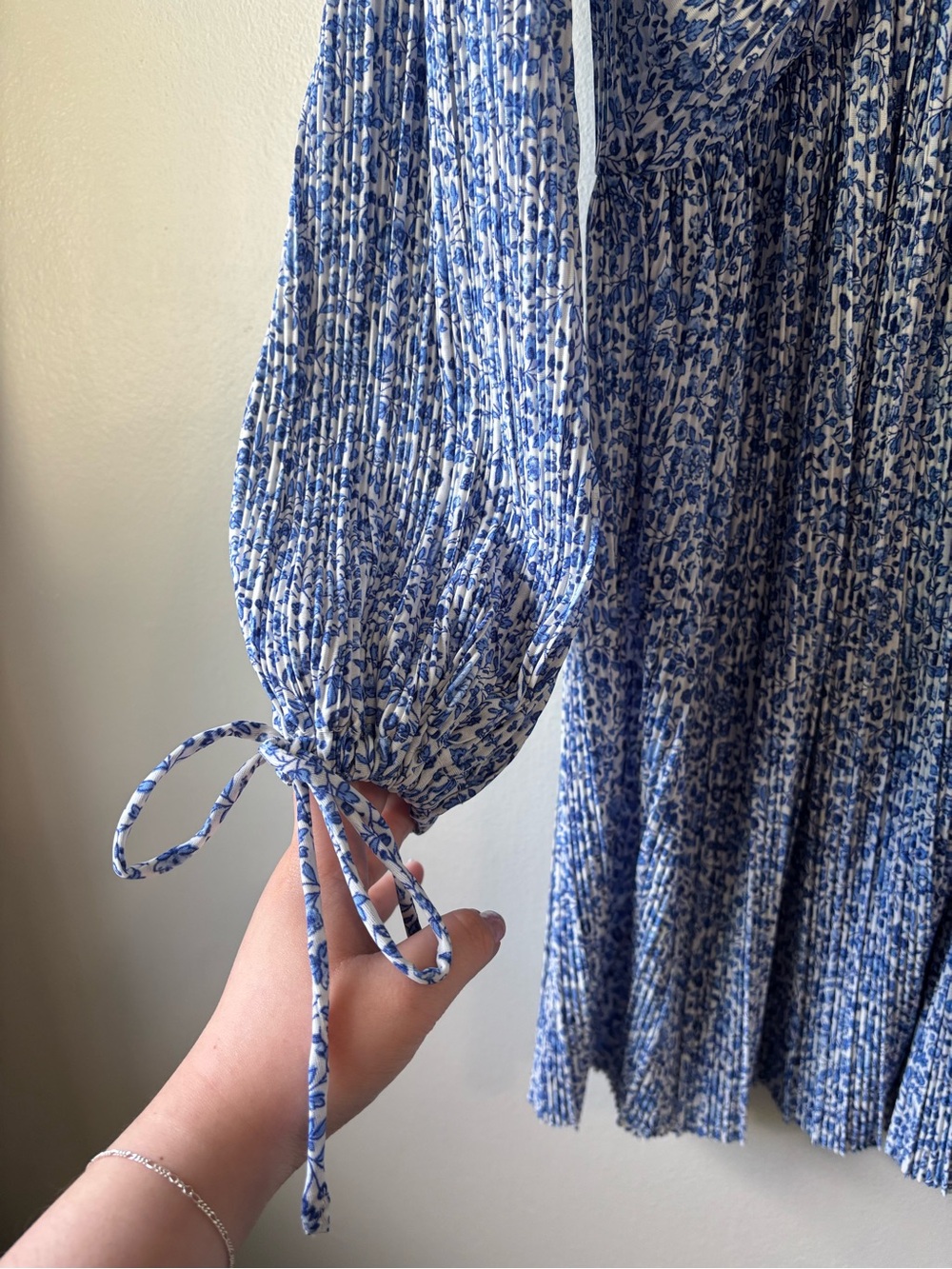 H&M Blue Floral Plissè Dress - Picture 5 of 7
